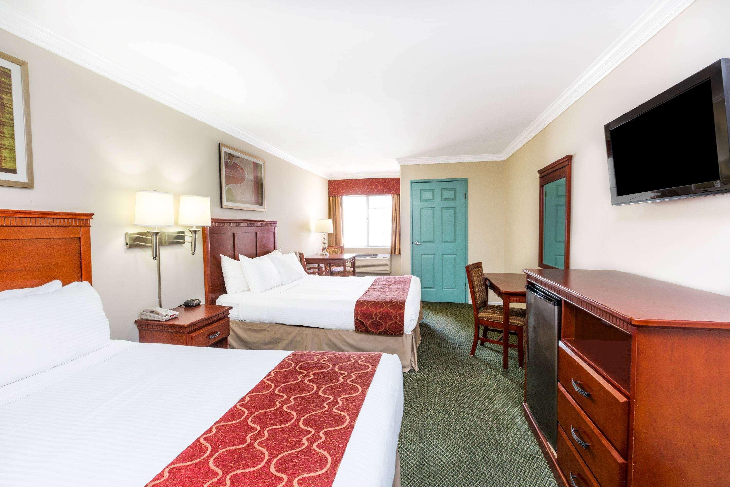 Days By Wyndham Hotel
