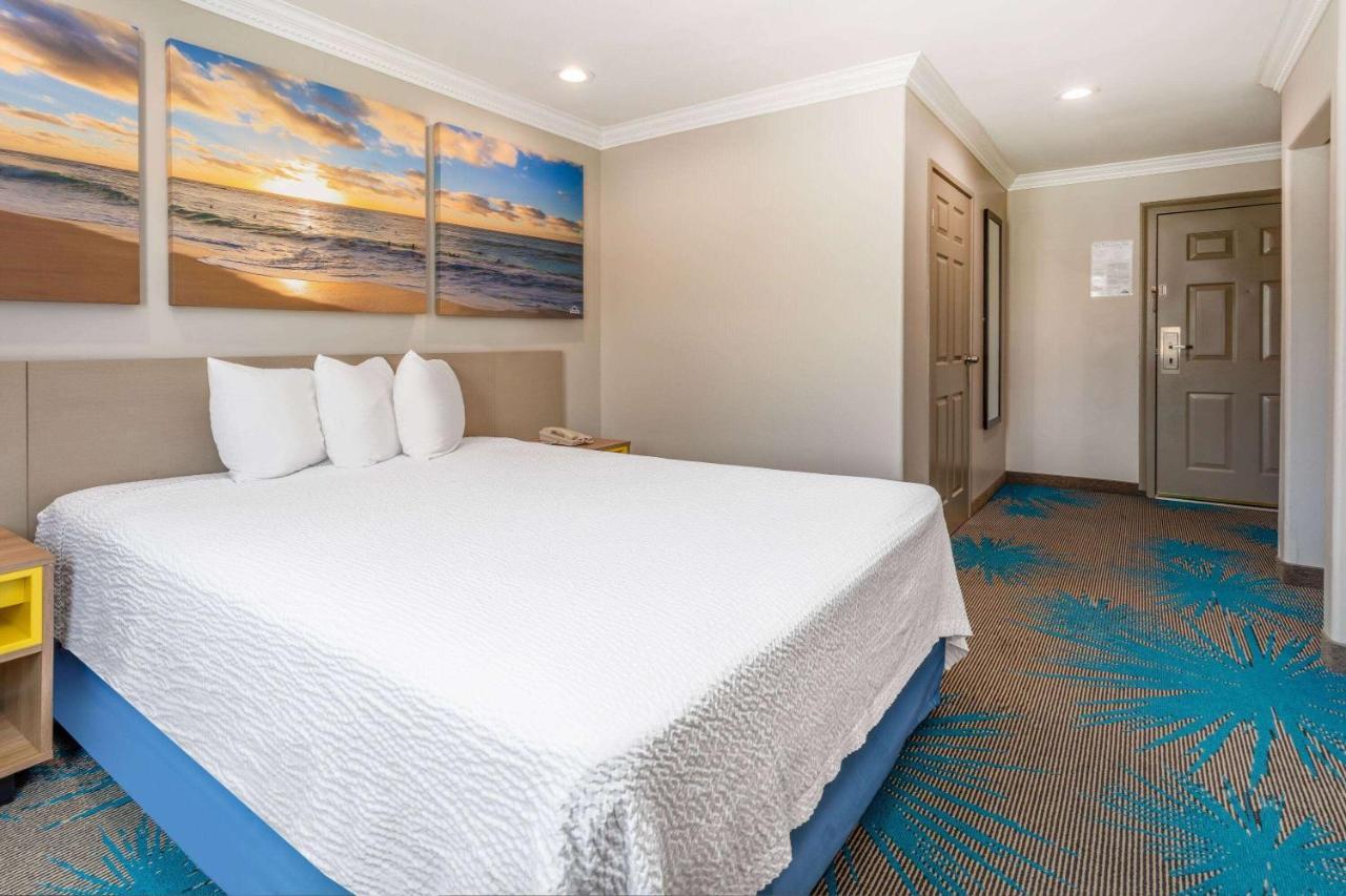 Days By Wyndham Hotel 3*