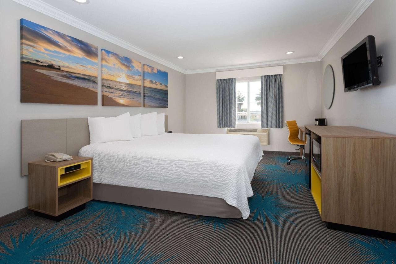 Days By Wyndham Santa Monica